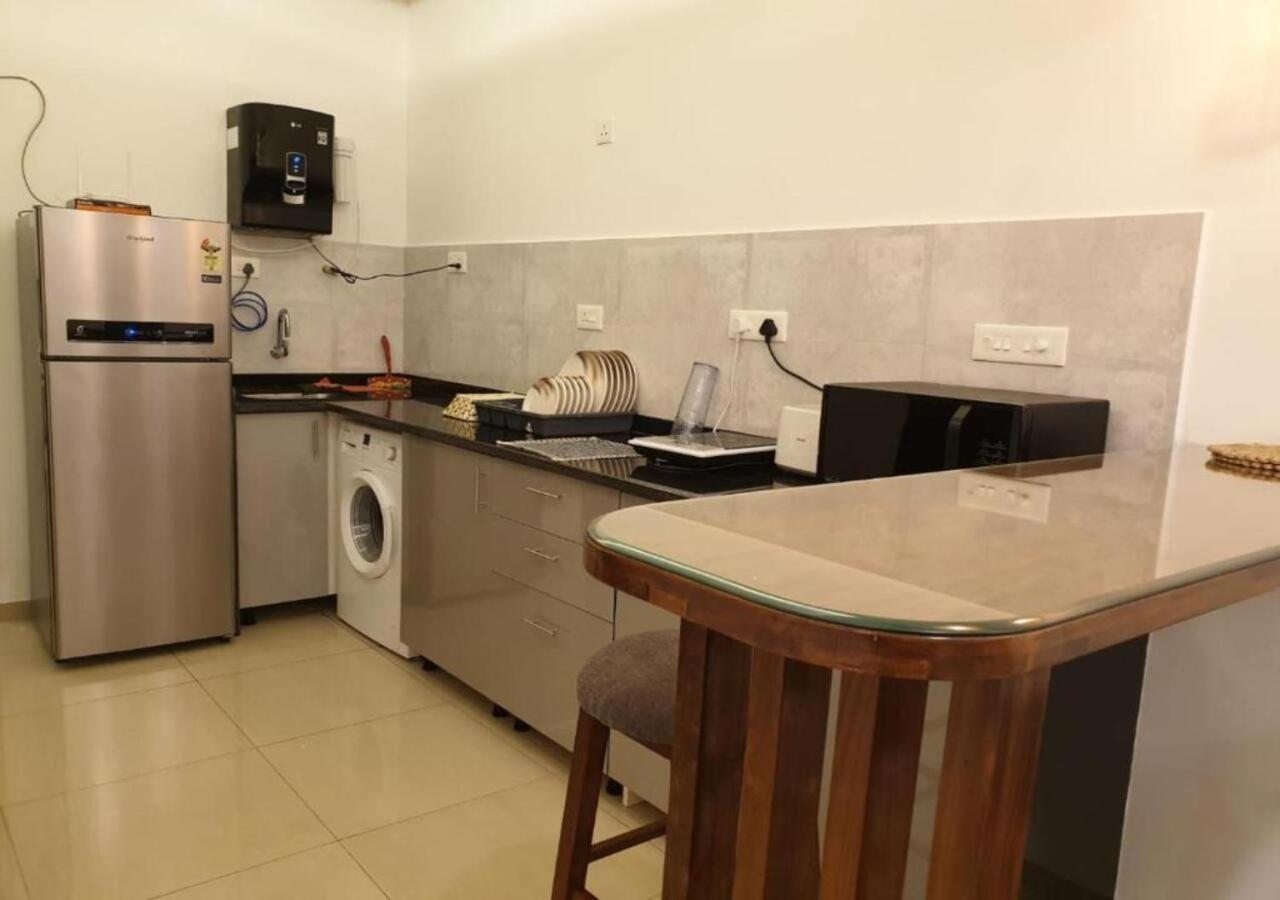 Eerus Den - A Luxurious 2 Bedroom Apartment By Leela Homes アーポラ エクステリア 写真