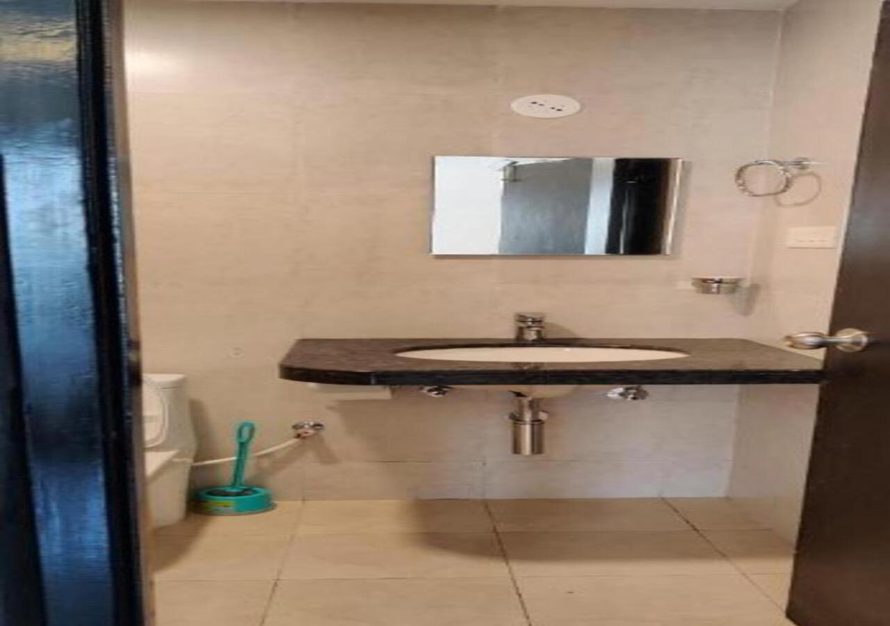 Eerus Den - A Luxurious 2 Bedroom Apartment By Leela Homes アーポラ エクステリア 写真